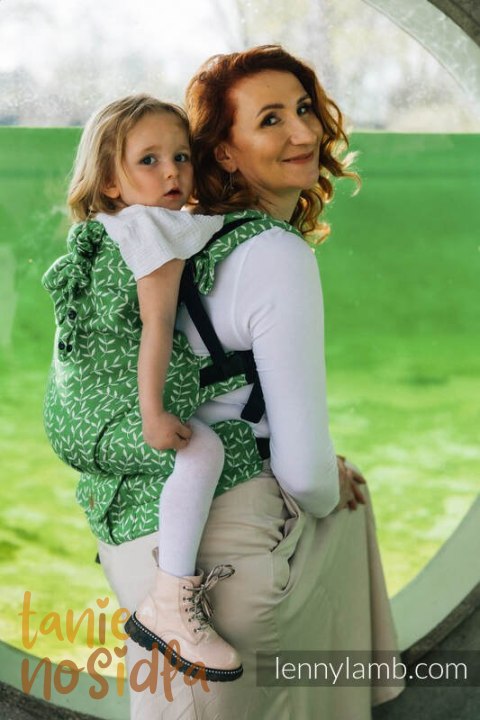 Nosidełko LennyPreschool z tkaniny żakardowej (54% bawełna, 46% TENCEL™), rozmiar preschool - ZACZAROWANY ZAKĄTEK - EVERGREEN