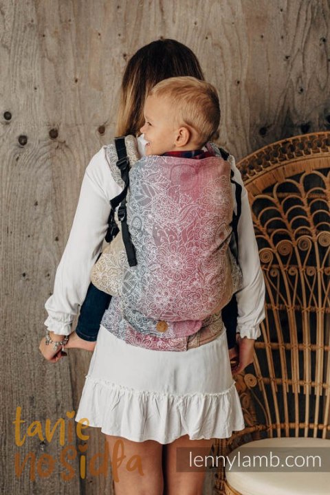 Nosidełko LennyPreschool z tkaniny żakardowej 100% bawełna, rozmiar preschool - DZIKIE WINO - VINEYARD Nosidełko LennyPreschool z tkaniny żakardowej 100% bawełna, rozmiar preschool - DZIKIE WINO - VINEYARD